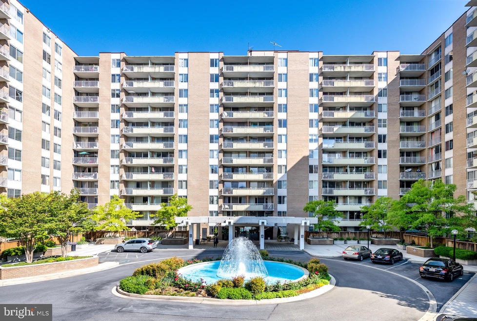 Van Ness North unit 1115, Washington, DC 20008 - photo 1