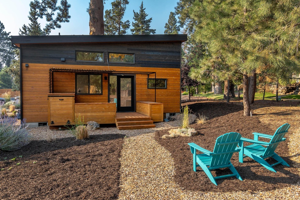 61304 SE Wizard Ln unit 10, Bend, OR 97702 - photo 1