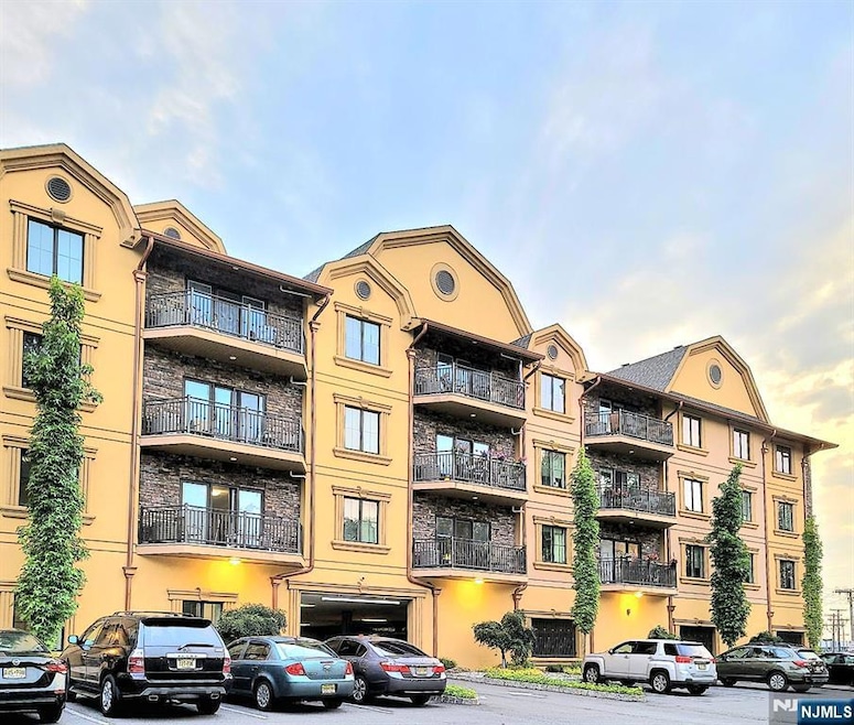 10 Lower Notch Rd unit 32, Woodland Park, NJ 07424 - photo 1