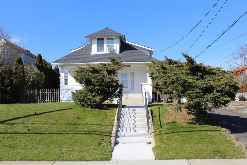 2007 Main St unit 2 (Upstairs), Belmar, NJ 07719 - photo 1