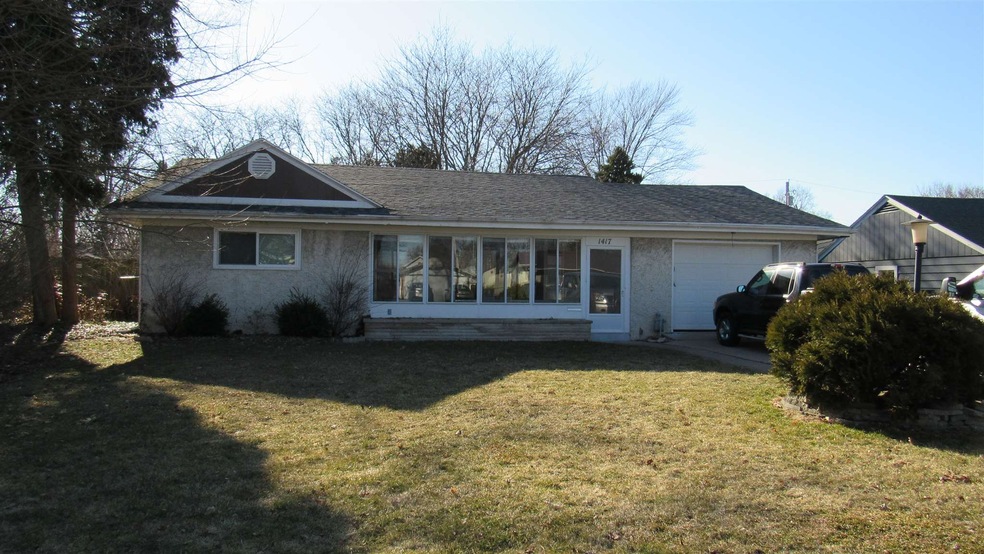 1417 Sprott St, Auburn, IN 46706 - photo 1