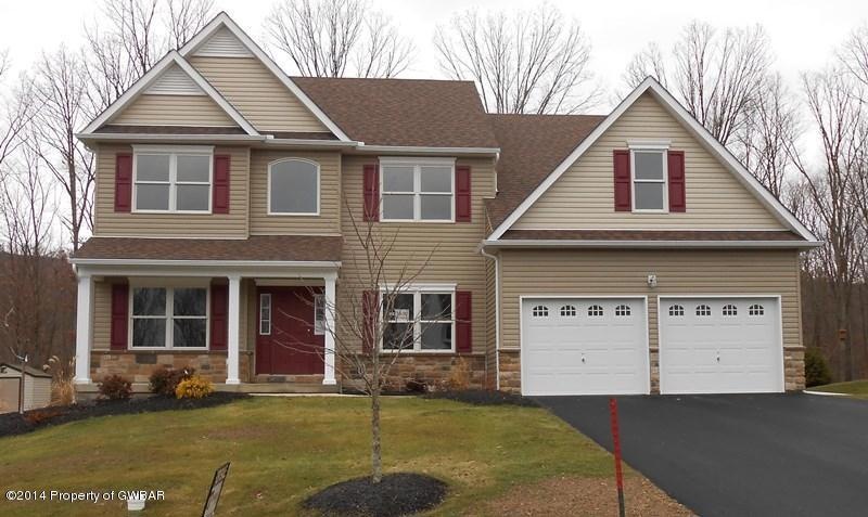 125 Fairway Dr, Drums, PA 18222 - photo 1