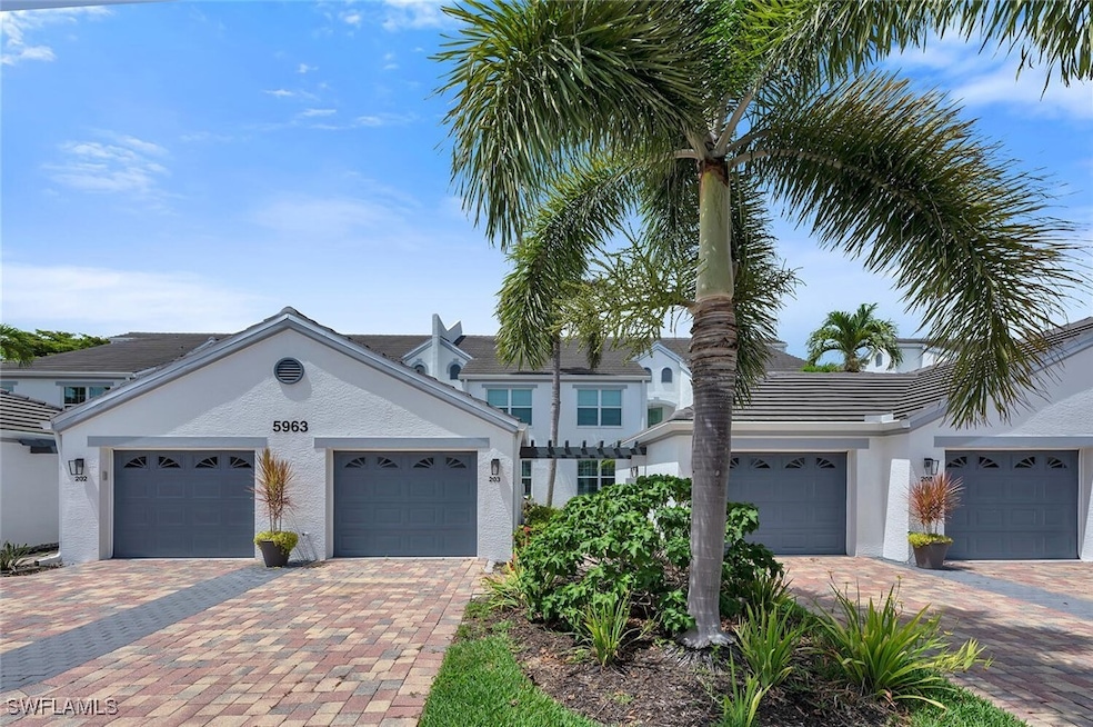 5963 Sand Wedge Ln unit 203, Naples, FL 34110 - photo 1