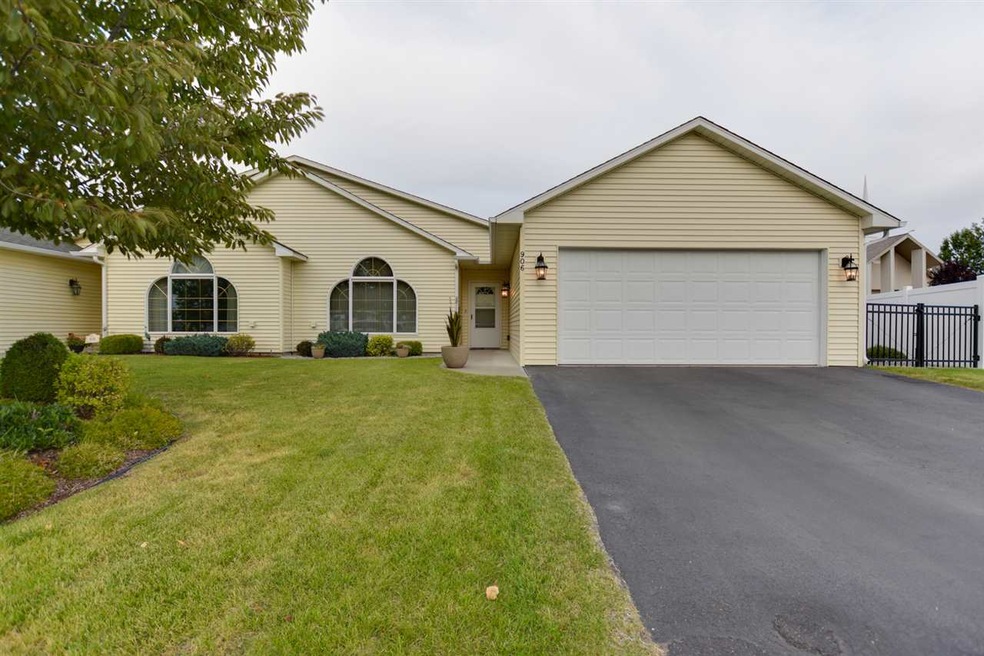 906 Golden Ct, Medical Lake, WA 99022 - photo 1