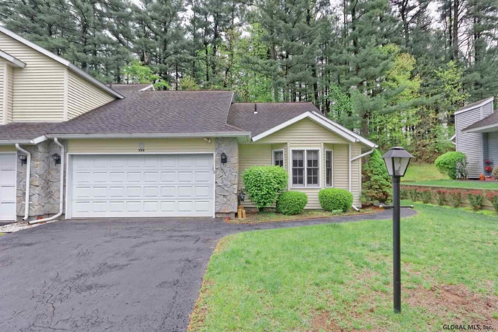 599 Highwood Cir unit END UNIT, Albany, NY 12203 - photo 1