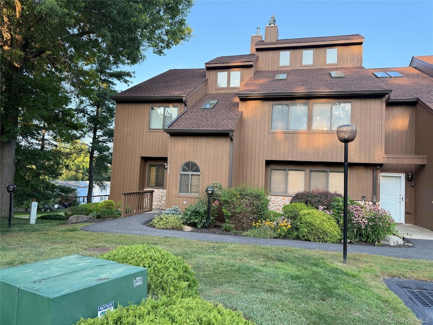 908 Scenic Ln, Poughkeepsie, NY 12603 - photo 1