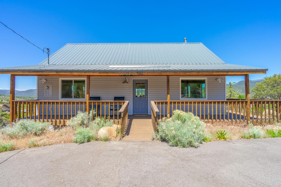 822 Hillside Dr-014