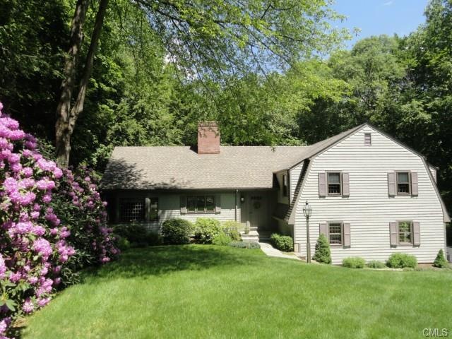 Stunning Custom Built  Home - 4BR 2.5 Bath