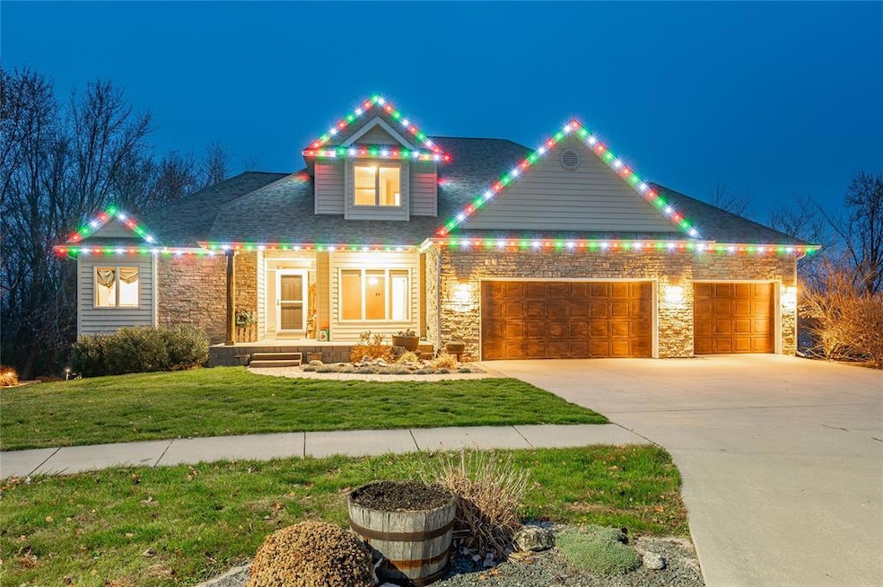 105 Everett Cir, Mingo, IA 50168 - photo 1