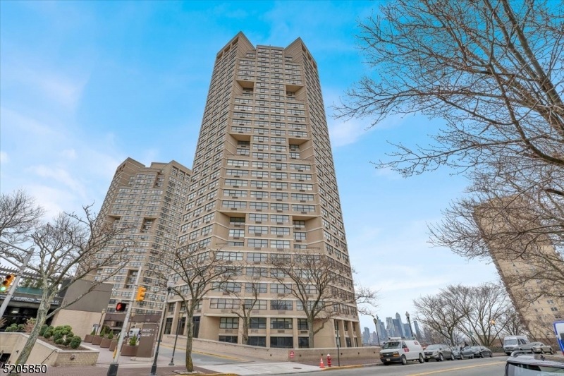 7000 Boulevard E unit 21H, West New York, NJ 07093 - photo 1