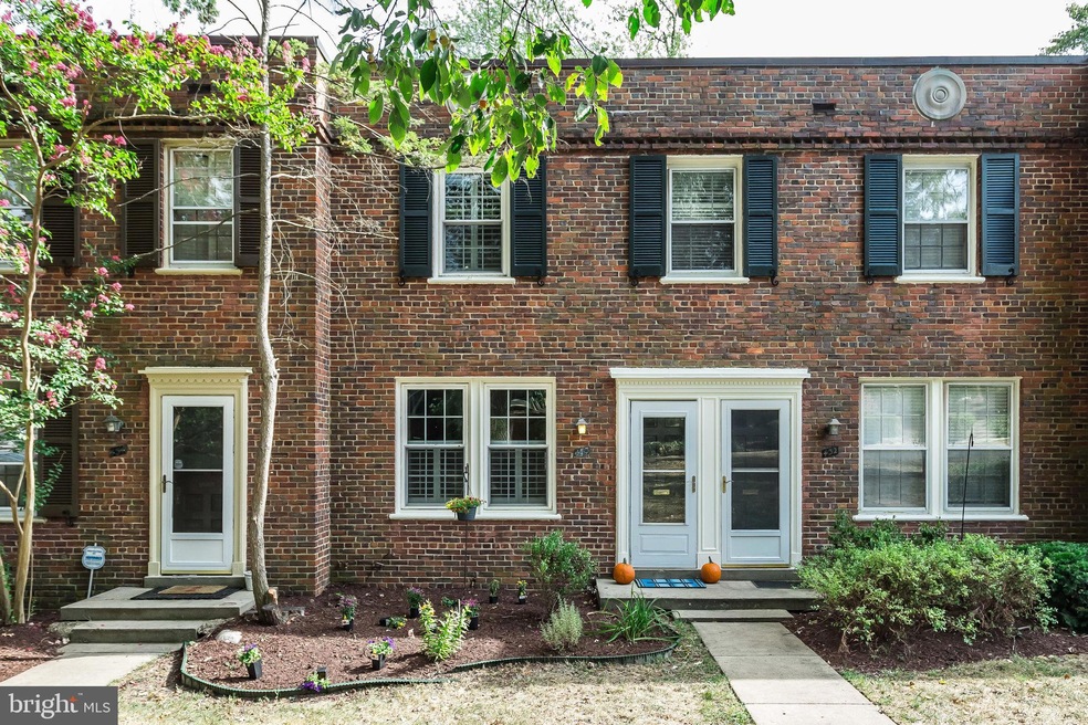 1400 S Barton St unit 433, Arlington, VA 22204 - photo 1