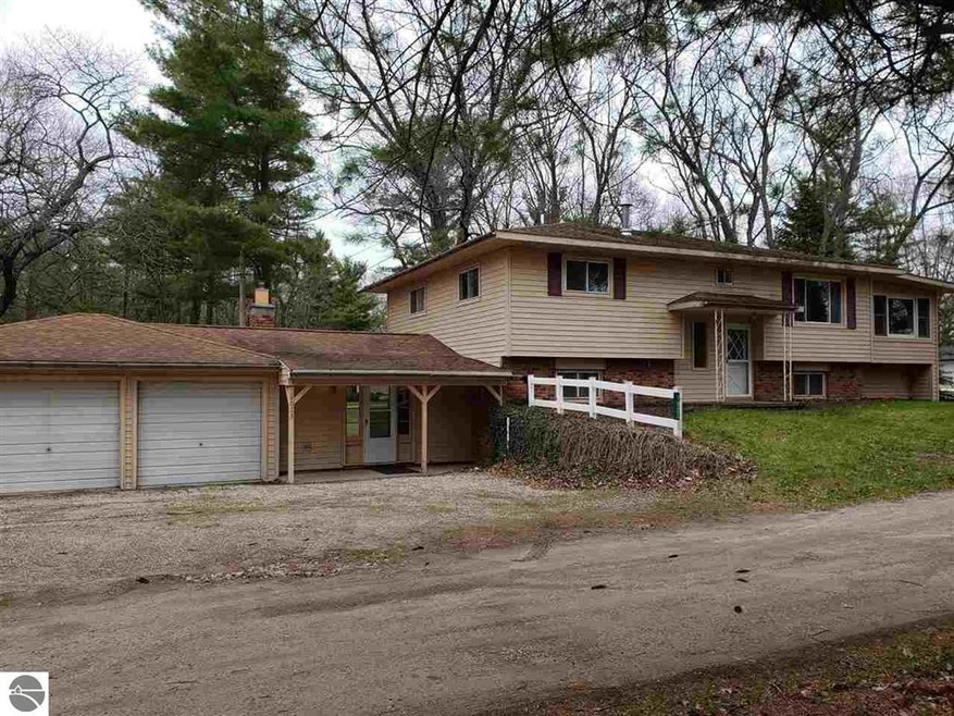 1023 S 10th St, Au Gres, MI 48703 - photo 1