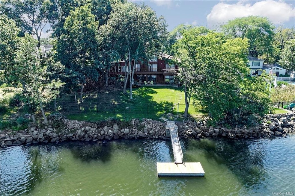 221 Kirby Ln, Rye, NY 10580 - photo 1