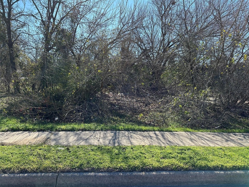 2504 E 4th St, Fort Worth, TX 76111 - photo 1