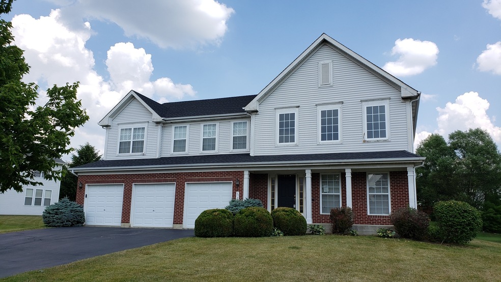 541 Golden Valley Ln, Algonquin, IL 60102 - photo 1