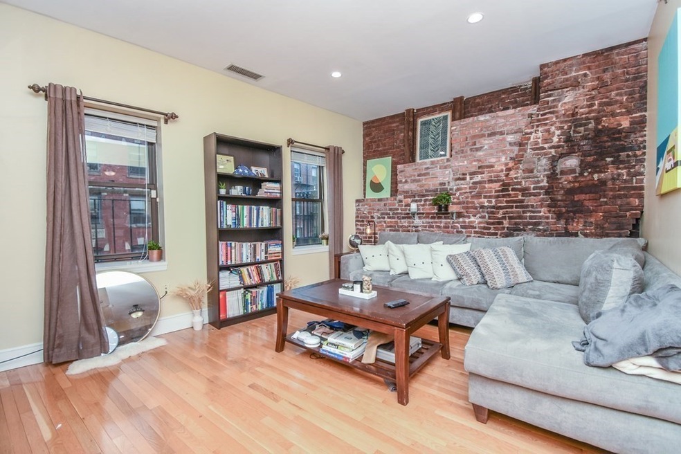 233 North St unit 4, Boston, MA 02113 - photo 1