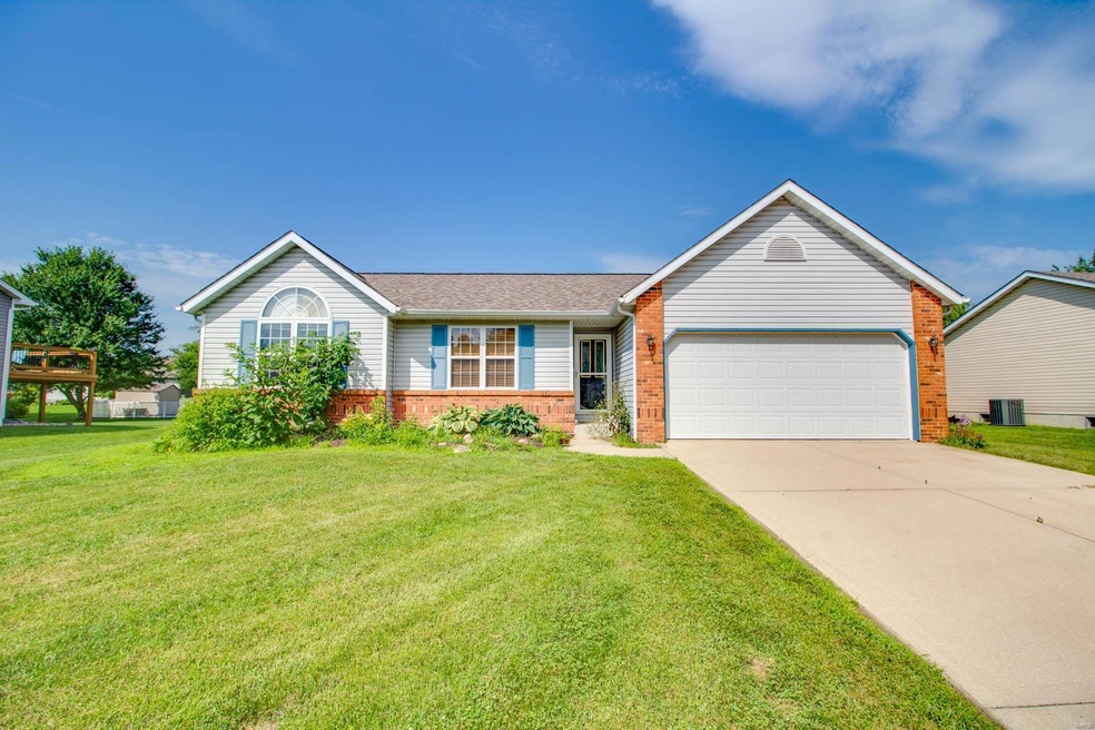 124 Ridge Dr, Maryville, IL 62062 - photo 1