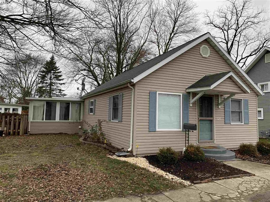 1026 S Scott St, Bluffton, IN 46714 - photo 1