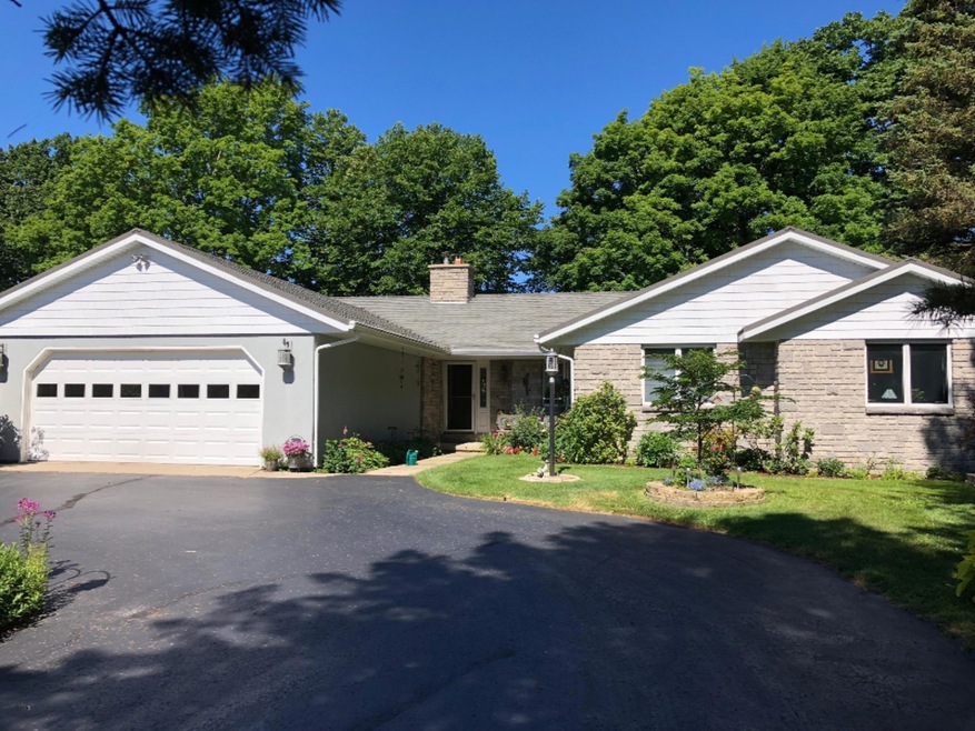 2432 Red Apple Rd, Manistee