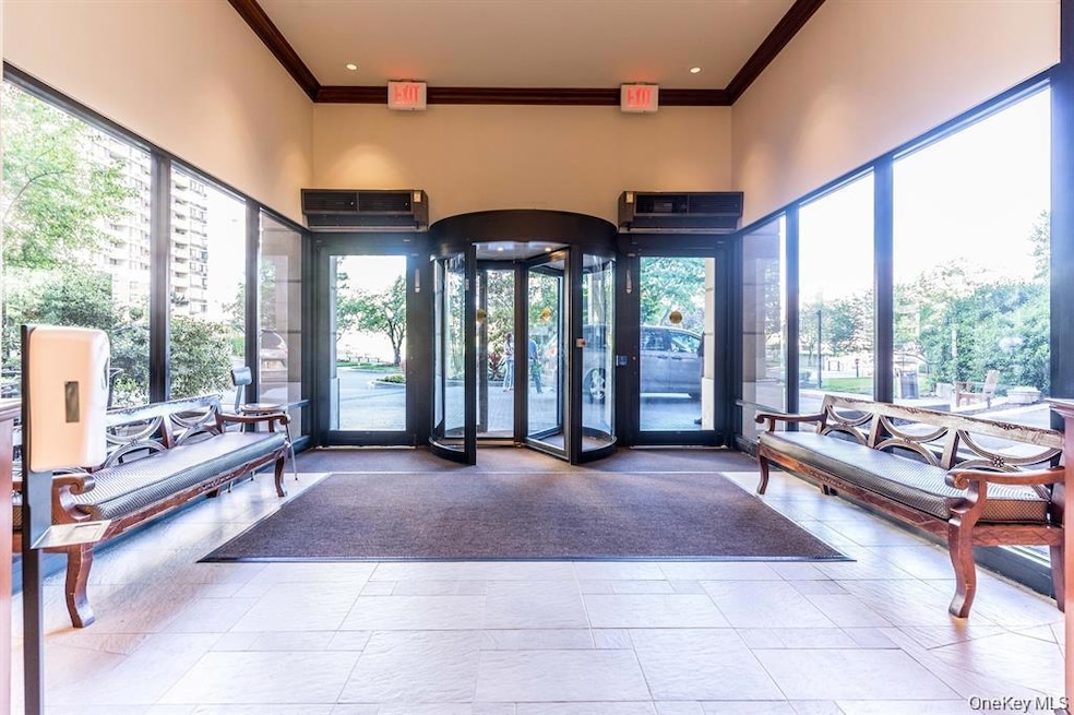 The Bay Club unit 8J, Bayside, NY 11360 - photo 1