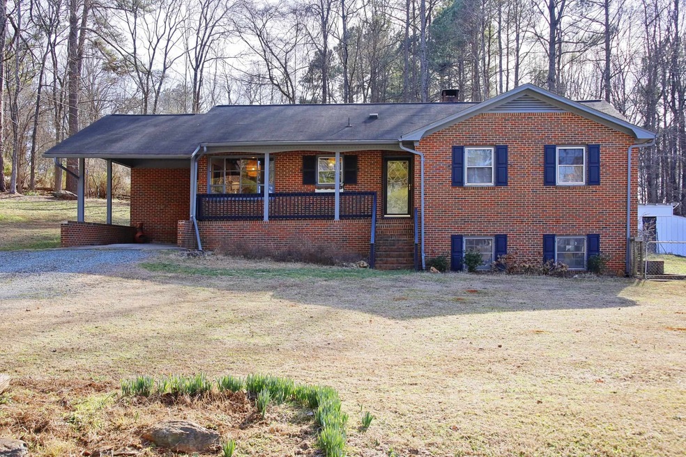 510 Oakwood Dr, Pittsboro, NC 27312 - photo 1