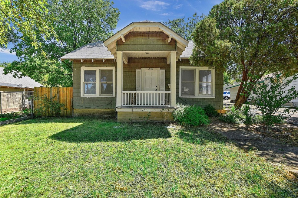 1509 N Broughton St, Sherman, TX 75090 - photo 1