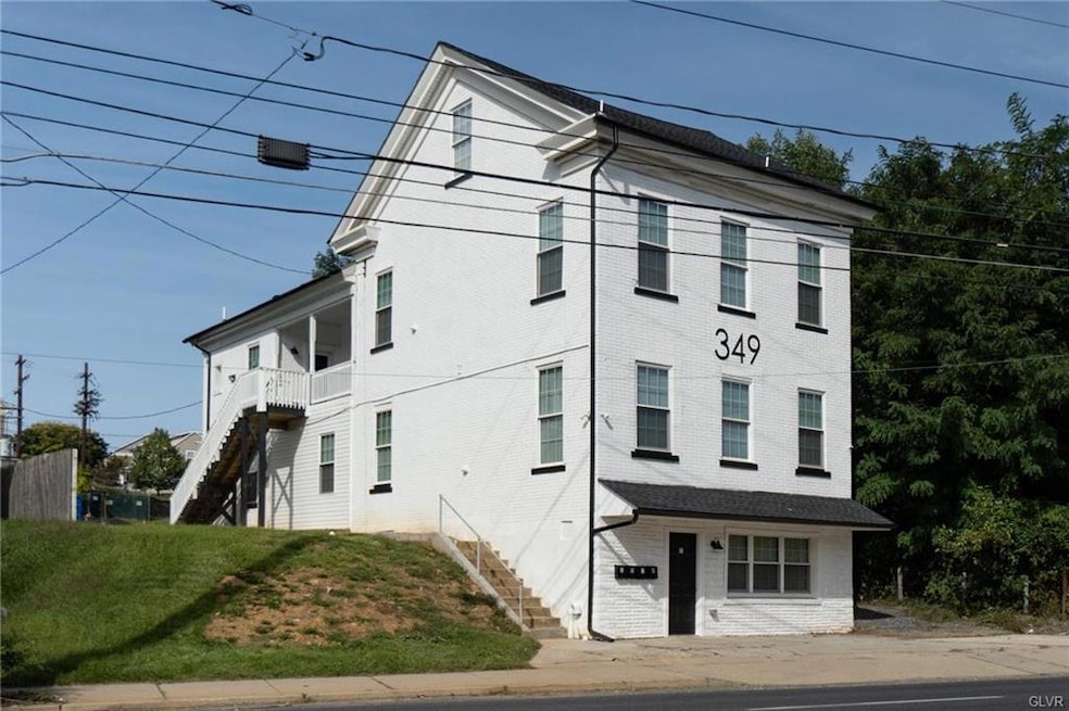 For Sale $849,900 • Co-Listing Agent