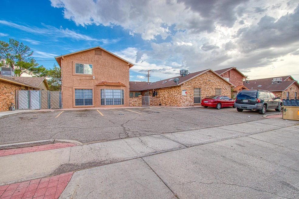 10512 Ashwood Dr unit AD, El Paso, TX 79935 - photo 1
