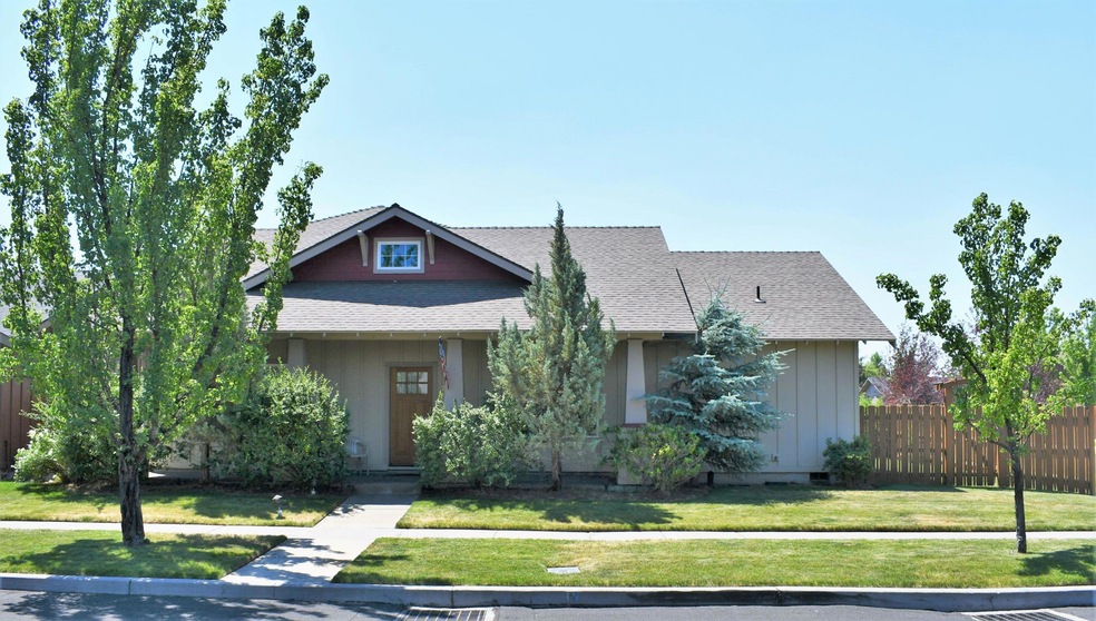 20675 Jayhawk Ln, Bend, OR 97702 - photo 1