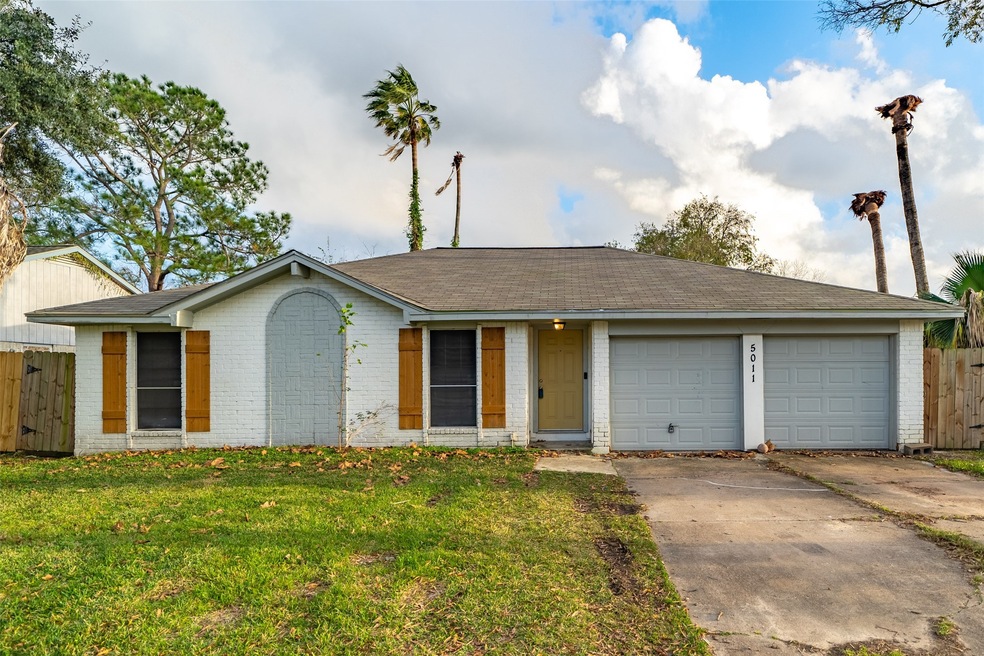 5011 Abercreek Ave, Friendswood, TX 77546 - photo 1