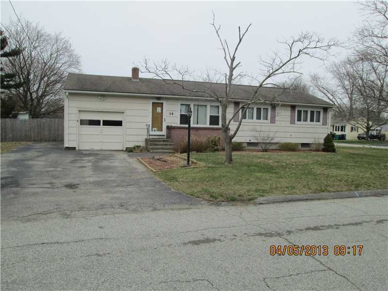 14 Vega Dr, Warwick, RI 02886 - photo 1
