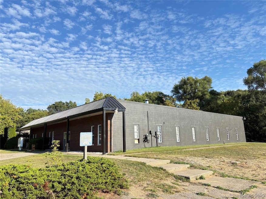 3041 Reeder Rd, Clarkston, MI 48346 - photo 1