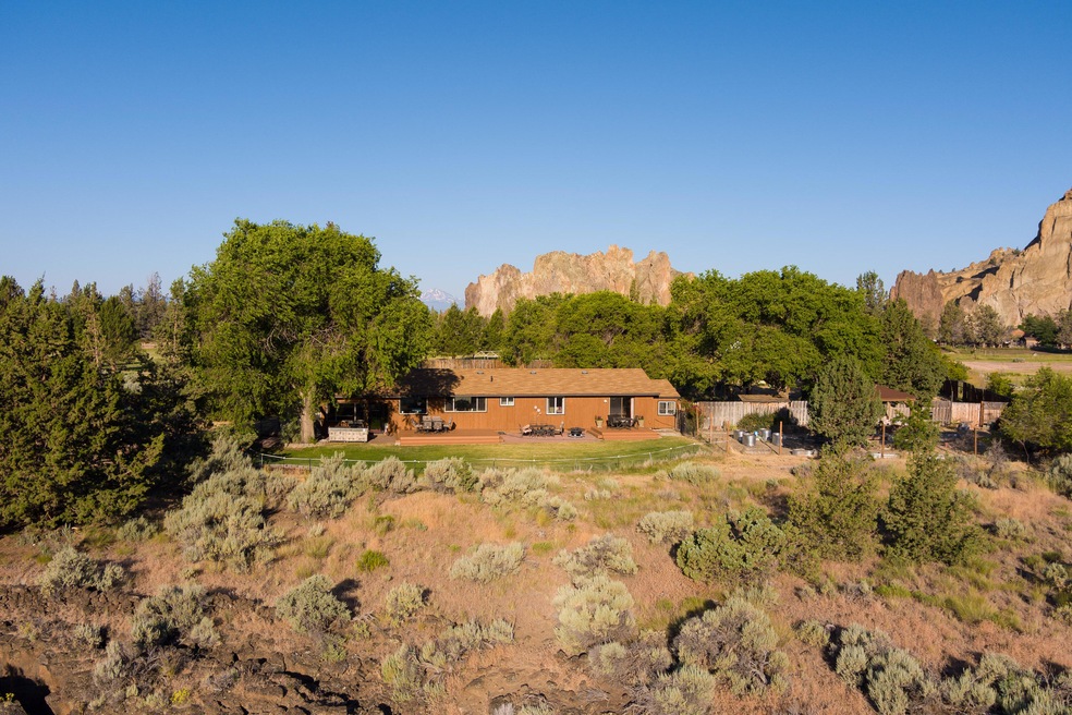 9990 NE Smith Rock Loop, Terrebonne, OR 97760 - photo 1