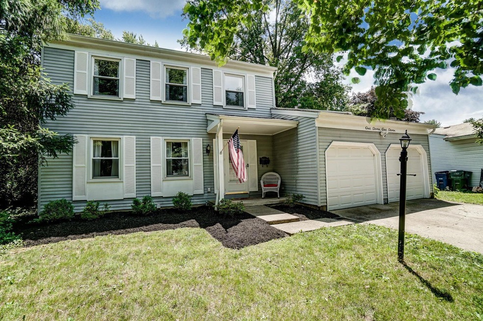 1717 Peardale Rd N, Columbus, OH 43229 - photo 1