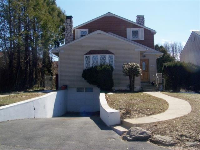 131 Heights Dr, Yonkers, NY 10710 - photo 1