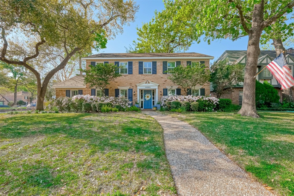 13303 Saint Marys Ln, Houston, TX 77079 - photo 1