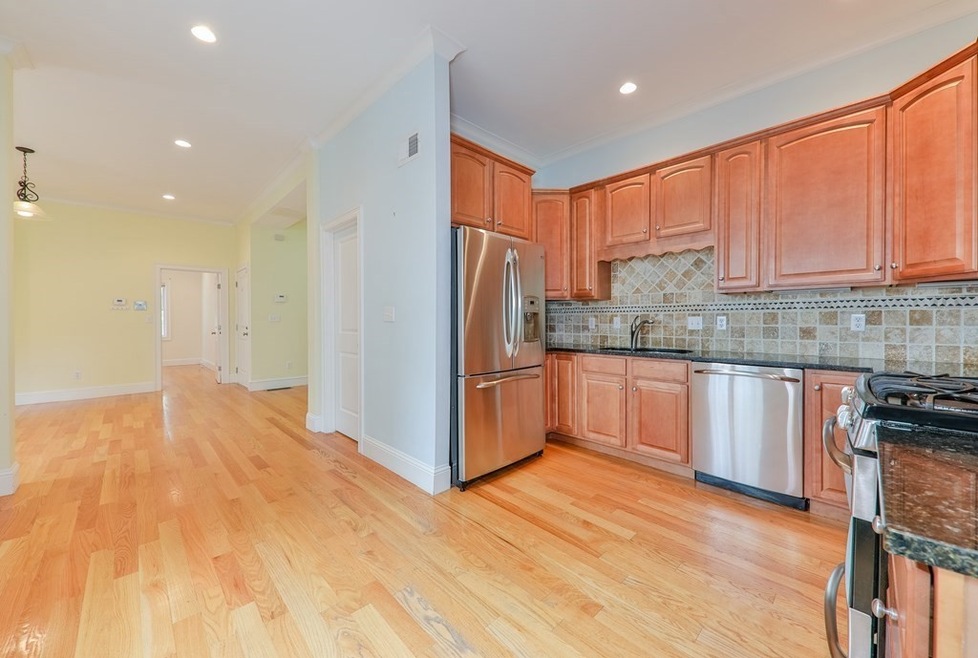 50 Marine Rd unit 1, Boston, MA 02127 - photo 1
