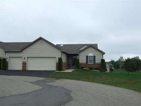 9365 Edgefield Ct unit 88, Davison, MI 48423 - photo 1