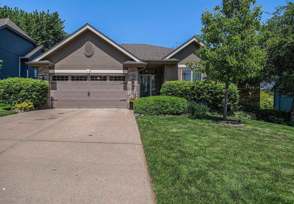 13422 Ames Ave, Omaha, NE 68164 - photo 1