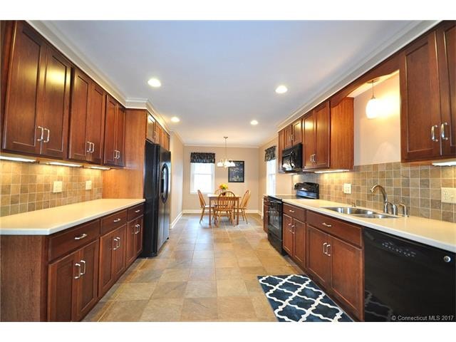 37 Boswell Rd, West Hartford, CT 06107 - photo 1
