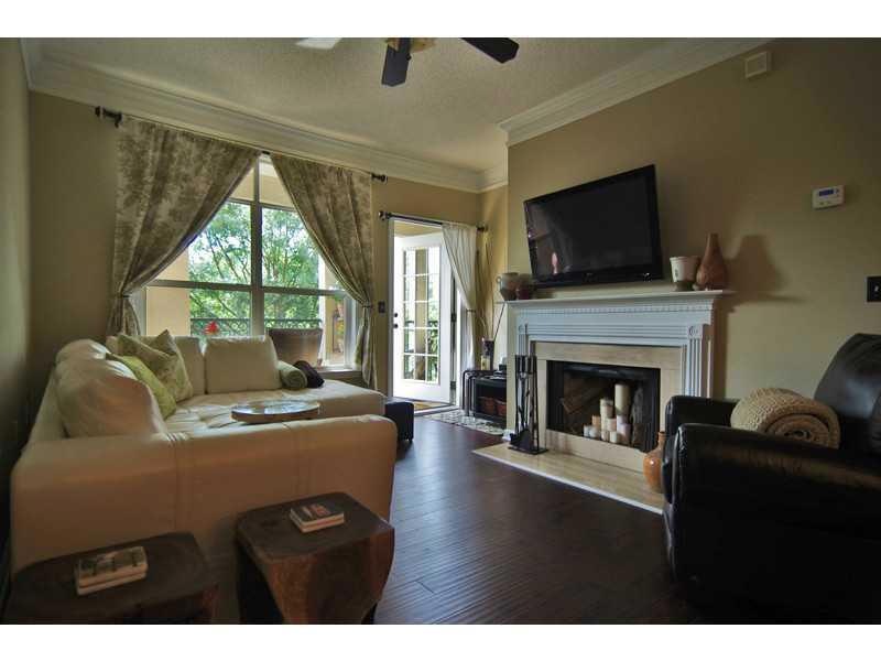 Den/Family/Great Room. Spacious open floor plan 2/