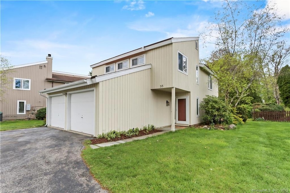 35 Lantern Cir, Stamford, CT 06905 - photo 1