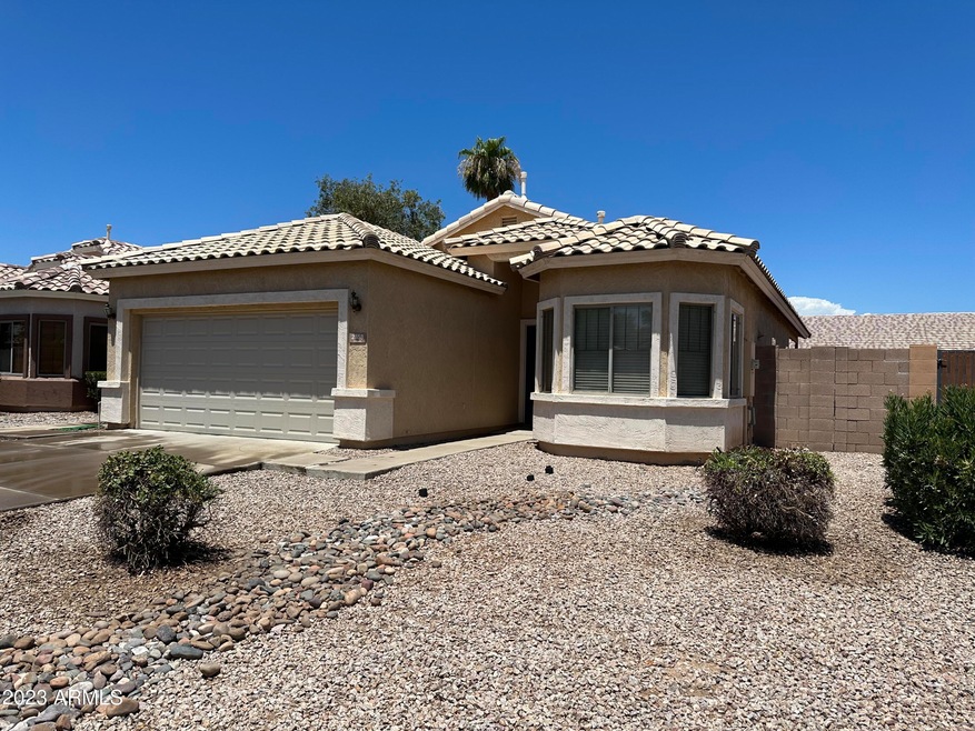 2858 E Devon CT
