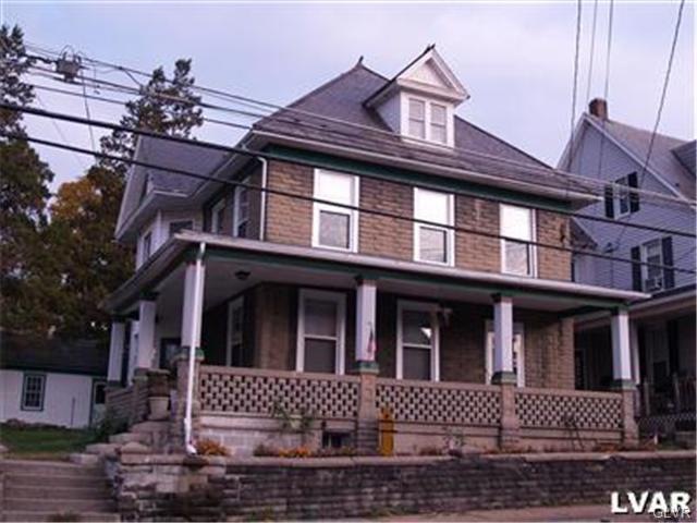 219 W Pennsylvania Ave, Pen Argyl, PA 18072 - photo 1