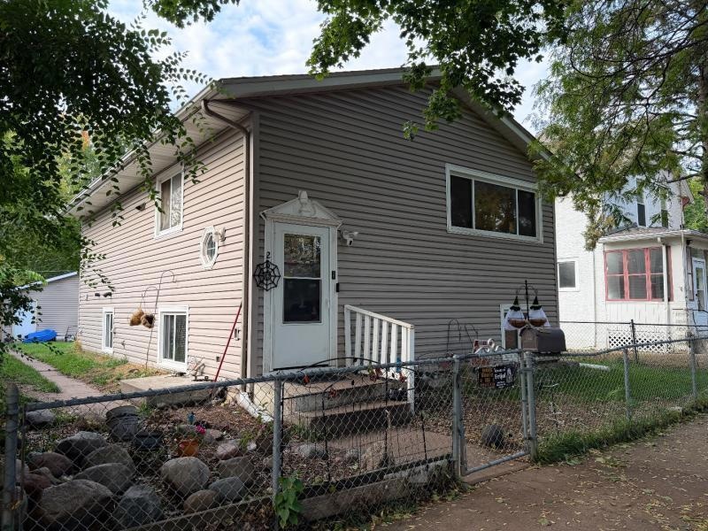 260 Winifred St E, Saint Paul, MN 55107 - photo 1