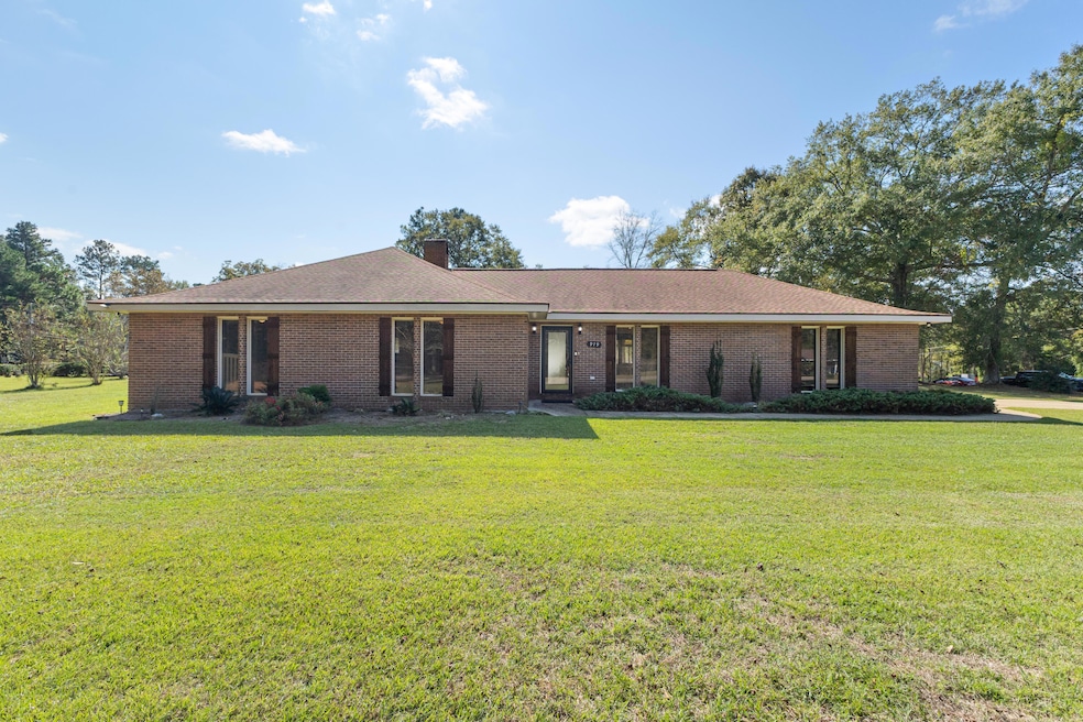 979 Richburg Rd, Hattiesburg, MS 39402 - photo 1