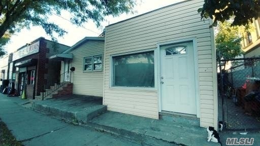 111-09 Sutphin Blvd, Jamaica, NY 11435 - photo 1