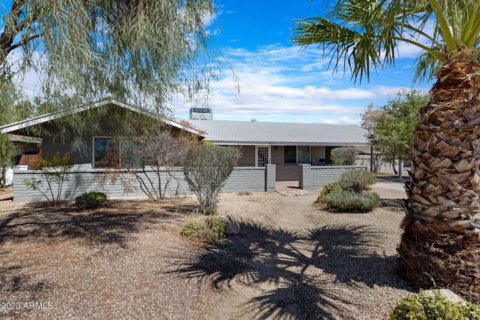 1034 E Loyola Dr, Tempe, AZ 85282 - photo 1