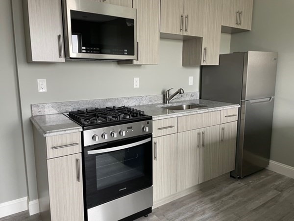 177 Shirley Ave unit 302, Revere, MA 02151 - photo 1