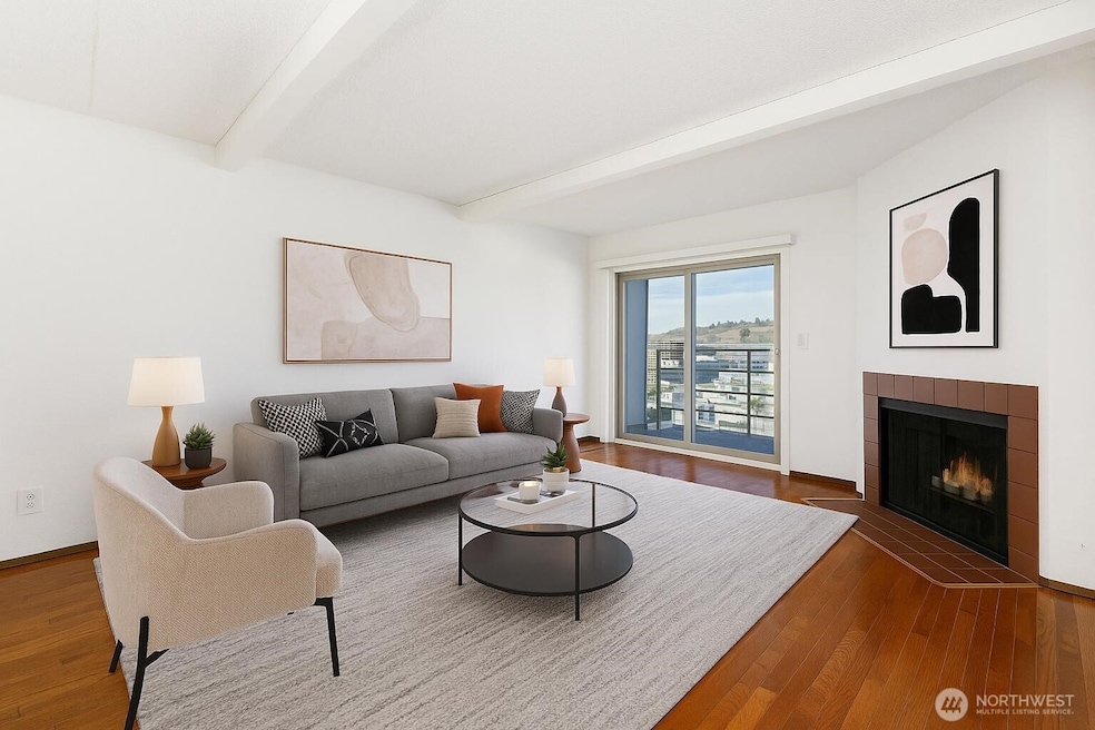 For Sale $354,900 • Co-Listing Agent